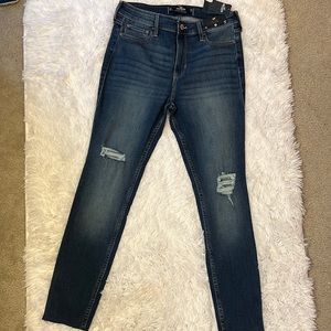 Hollister ripped skinny jeans blue denim NWT 9 short